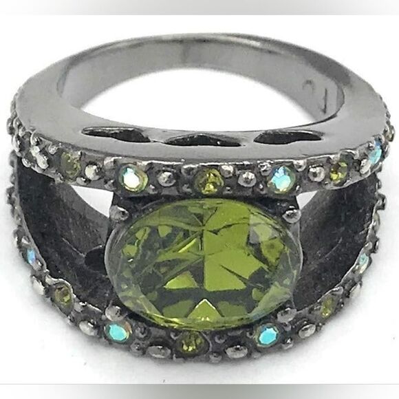 🩵Premier "Napoli" Faux Peridot Ring Size 7 - Picture 1 of 17